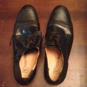 Mens Black Dress Shoes. Size 41